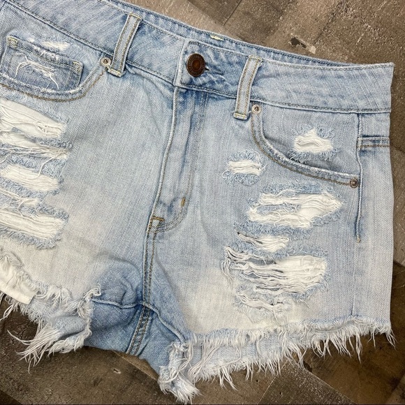 American Eagle Distressed Hi-Rise Festival Jean Short size 4 - Picture 2 of 11